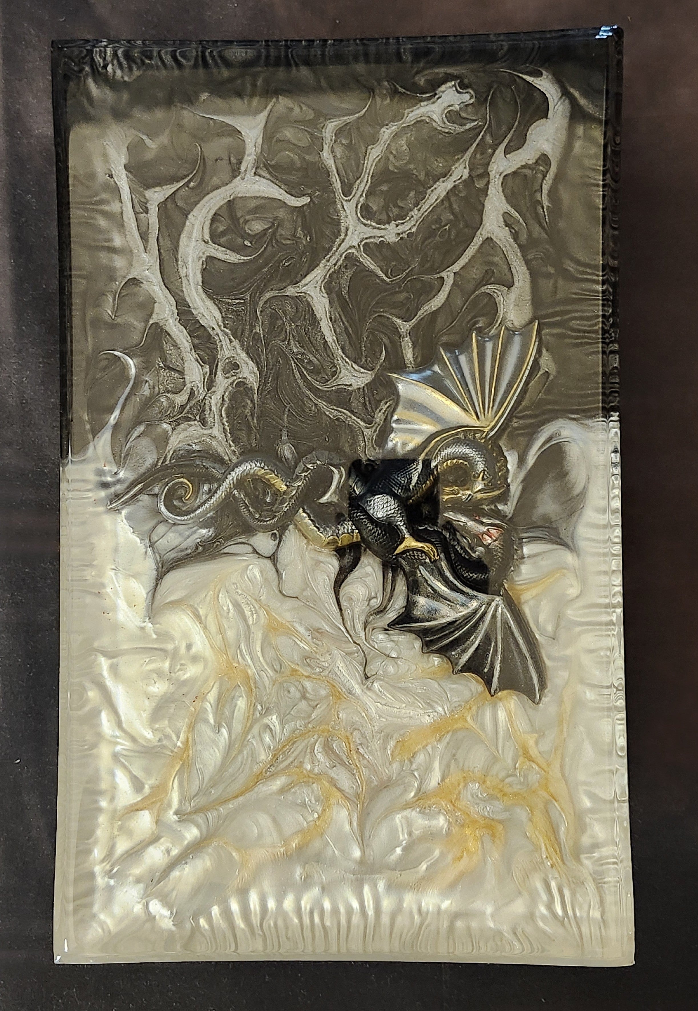 Yin and Yang Dragon — 3D Resin-Display-Riser Tray-with Silver Legs